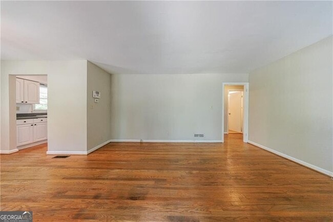 Building Photo - 893 Willivee Dr