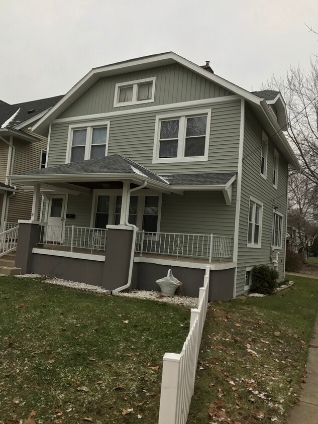 Primary Photo - 1301 Fulton St W