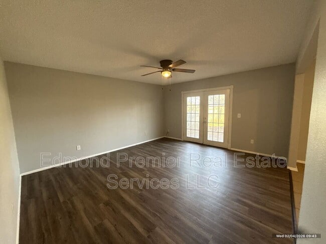 Building Photo - 629 Reynolds Rd