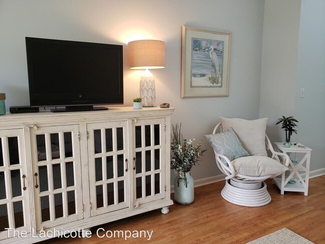 Foto del edificio - 3 br, 2 bath Apartment - 6-7 Tall Pines Way