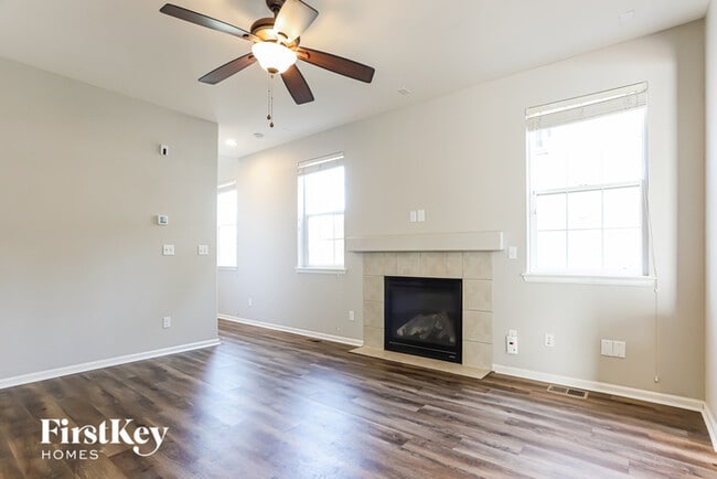Building Photo - 3160 Black Canyon Way