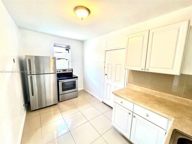 Foto del edificio - 550 NW 30th St