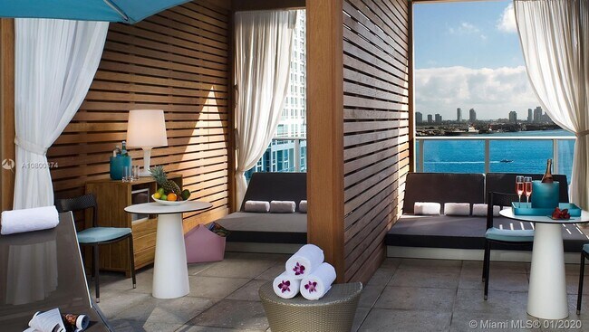 Building Photo - 200 Biscayne Blvd Way