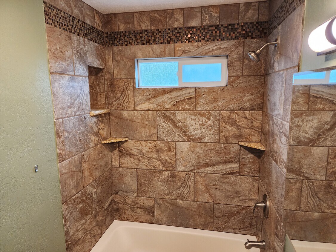 Foto principal - 3776 Keating St