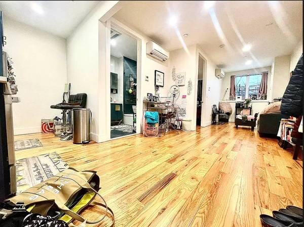 Building Photo - 1431 Lincoln Pl