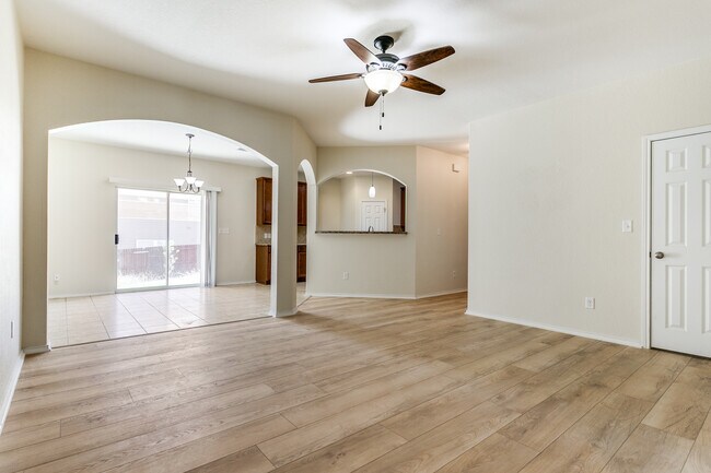 Building Photo - 3822 Abbey Cir