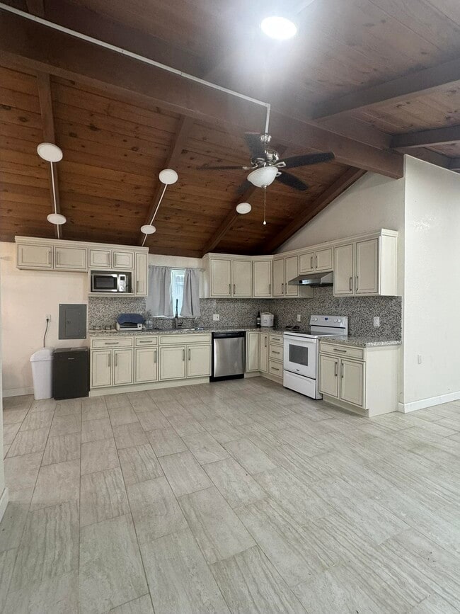 Building Photo - 5116 Sandmound Blvd