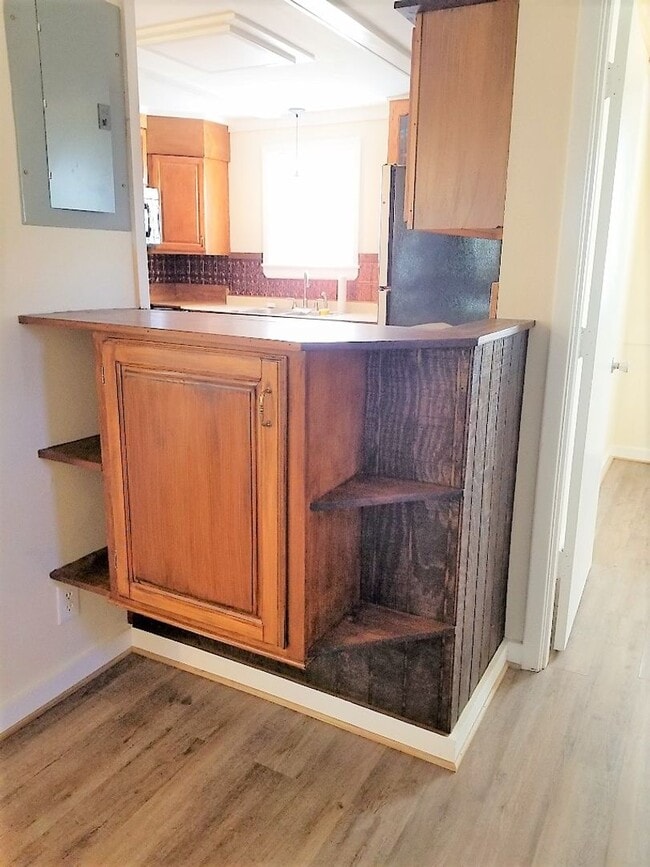 Building Photo - 142 Booker St