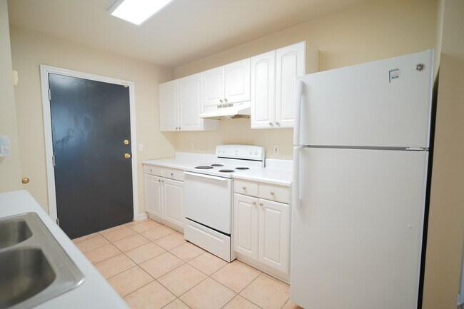 Foto del edificio - 859 W Brevard St