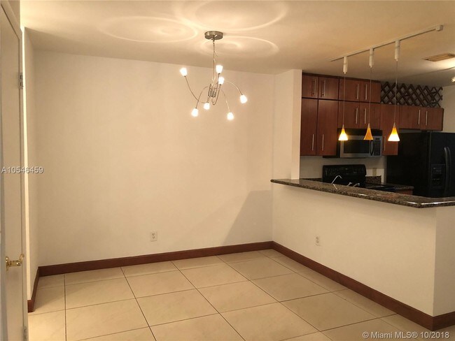 Building Photo - MARINER VILLAGE TH CONDO