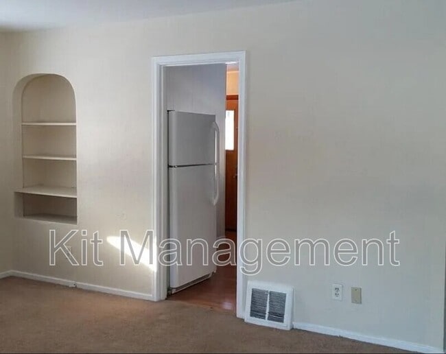 Foto del edificio - 34 W Poinsetta Ave