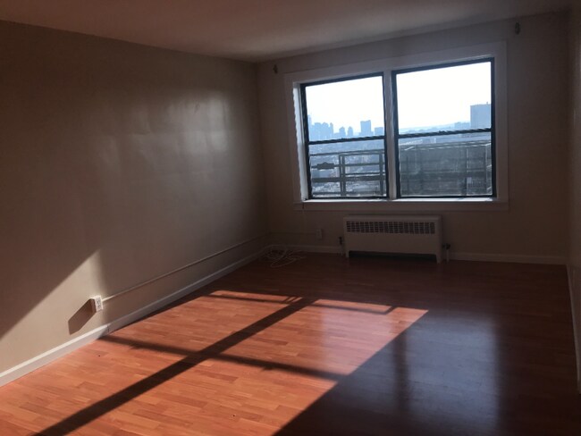 Foto del edificio - 1104 Palisade Ave