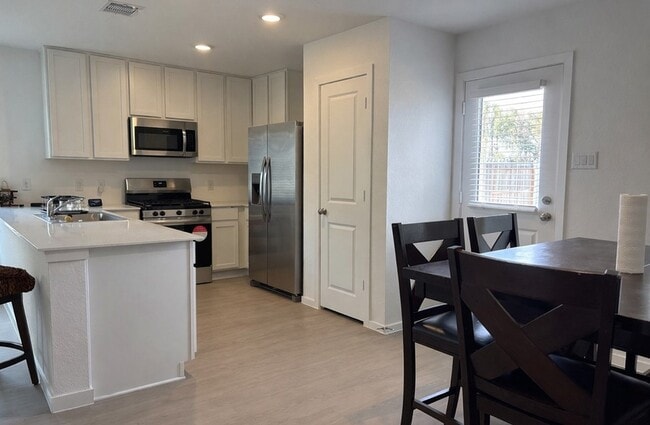 Building Photo - 21151 Vercelli St