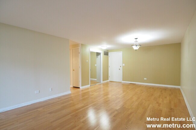 Foto del edificio - 8630 Ferris Ave