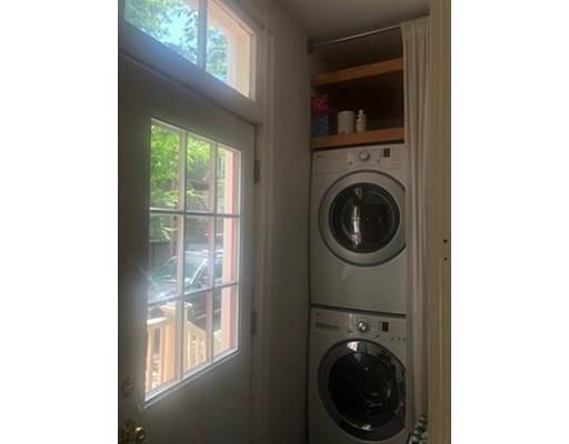 Foto del edificio - 165 Putnam Ave