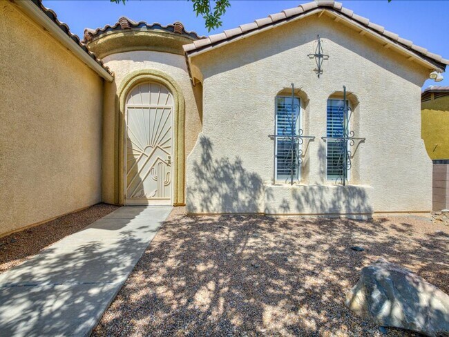 Building Photo - 3 Bedroom 2 Bathroom
