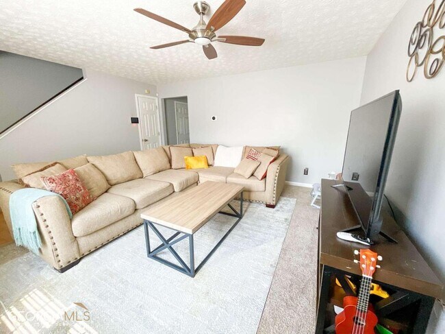 Foto del edificio - 5553 Strathmoor Manor Cir