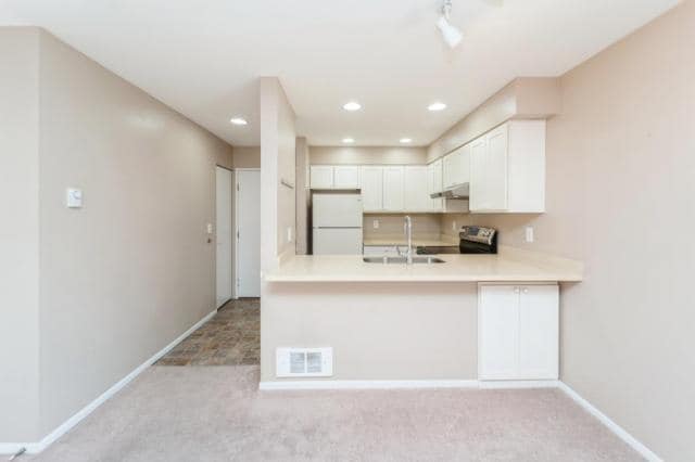 Building Photo - 1 bedroom in Seattle WA 98102