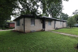 Building Photo - 2301 Kessler Blvd E Dr