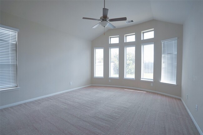 Foto del edificio - 29034 Canyon Oak Dr
