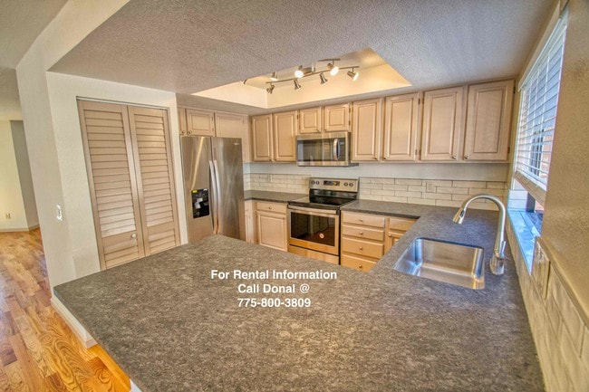 Foto del edificio - 2875 Idlewild Dr