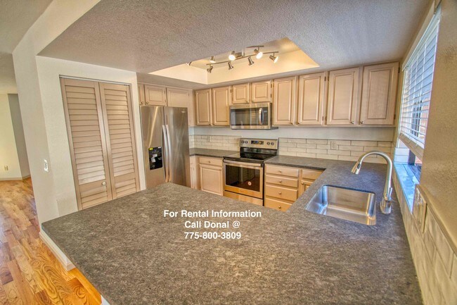 Building Photo - 2875 Idlewild Dr