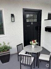 Building Photo - 17372 Dairyview Cir