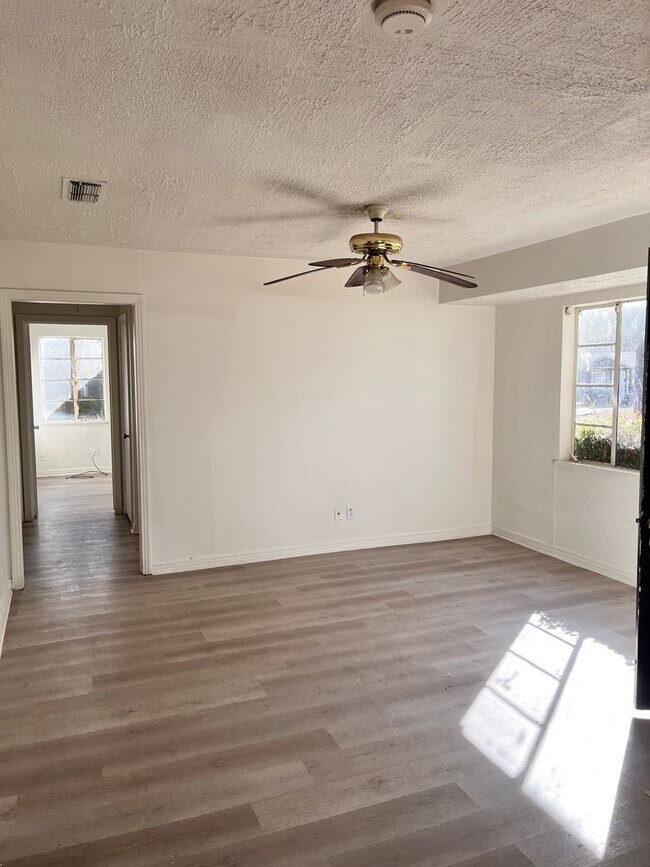 Foto del edificio - Sunset Acres 3 Bedroom Home- Call Today!