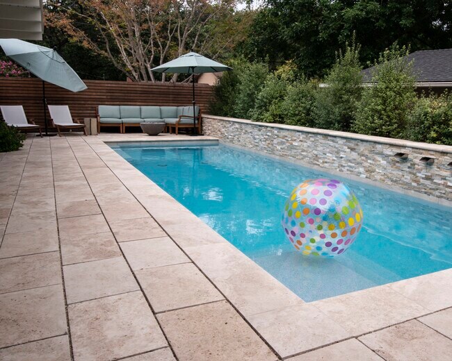 Piscina climatizada con energía solar - 1015 Dyer Dr