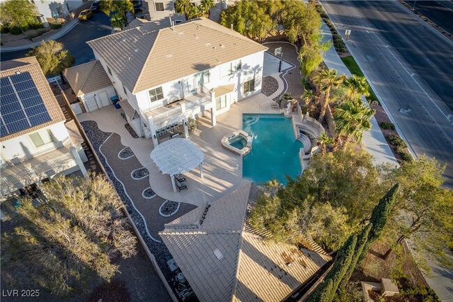 Building Photo - 10725 Bernini Dr
