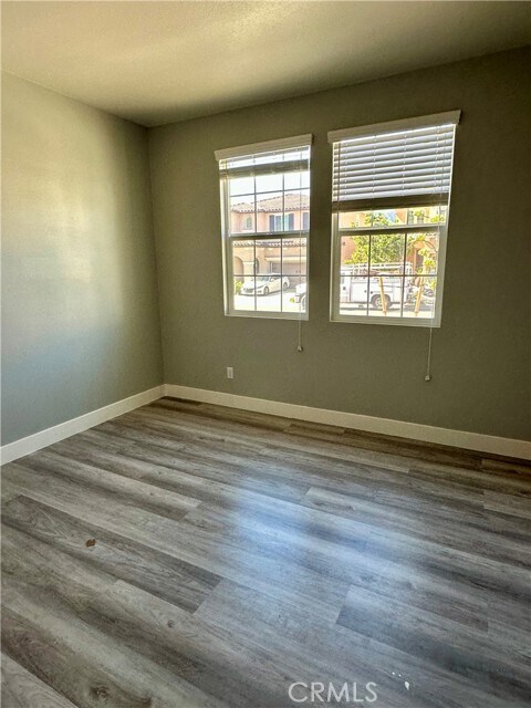 Foto del edificio - 24210 Flora Rd