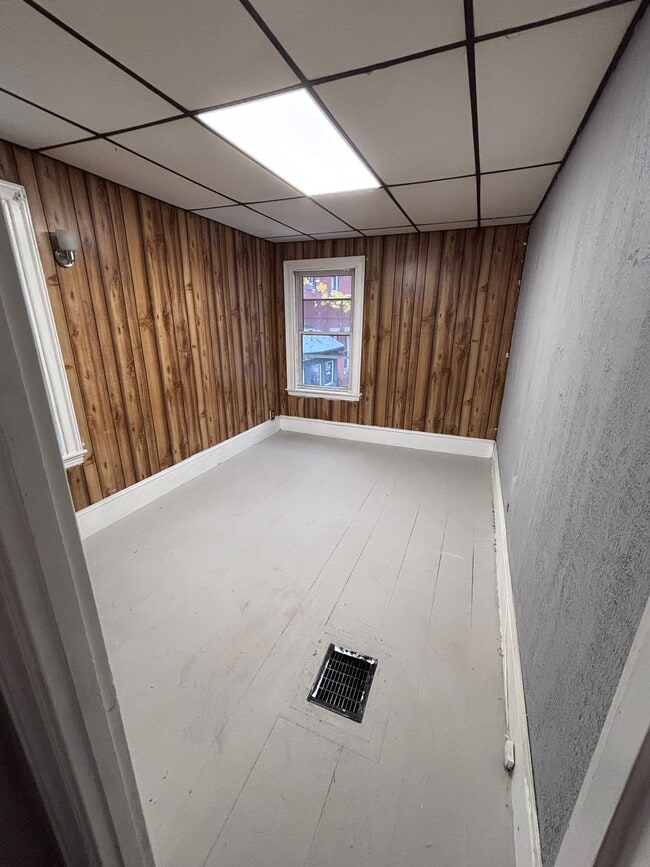 Building Photo - 6 Clachan Pl