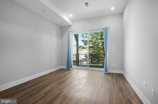 Building Photo - 910 N 17th St