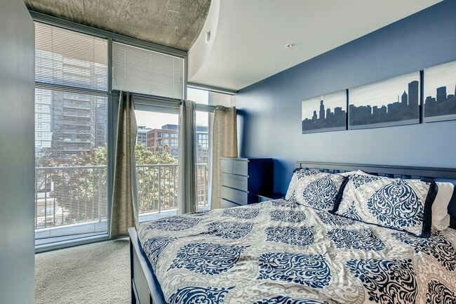 Building Photo - Downtown 1BDR high-rise with included amen...