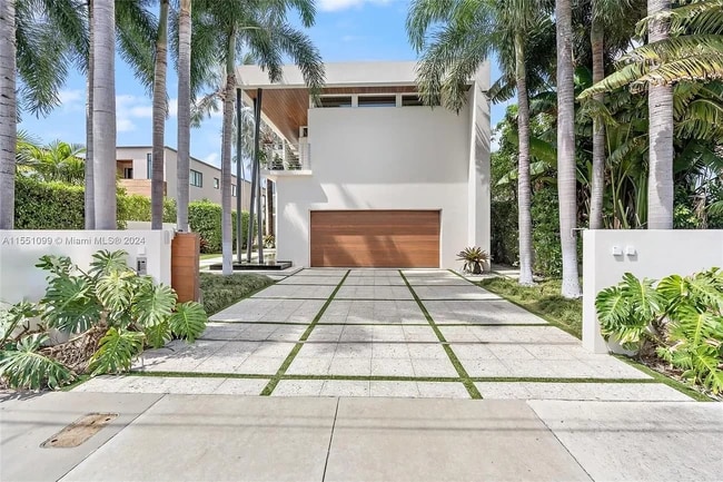 Building Photo - 610 W Dilido Dr