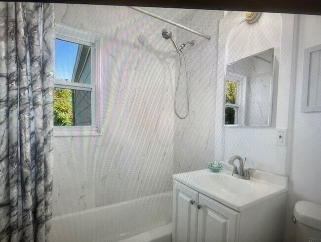 Foto del edificio - Charming & Updated 3-Bedroom Home in Histo...