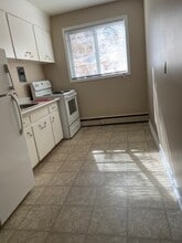 Building Photo - 422 4th Av N