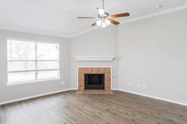 Building Photo - 13745 Village Vista Dr