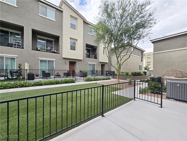 Foto del edificio - 2843 Kona Blue Ln
