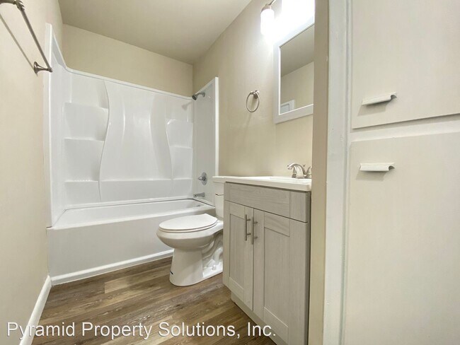 Building Photo - 3 br, 1.5 bath House - 3309 E 29th St