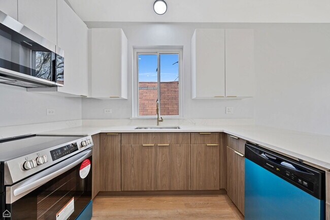 Foto del edificio - 2626 W 21st St
