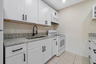 Building Photo - 5854 Kumquat Rd