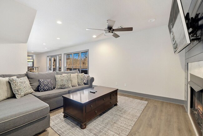 Building Photo - 2104 Almand Dr