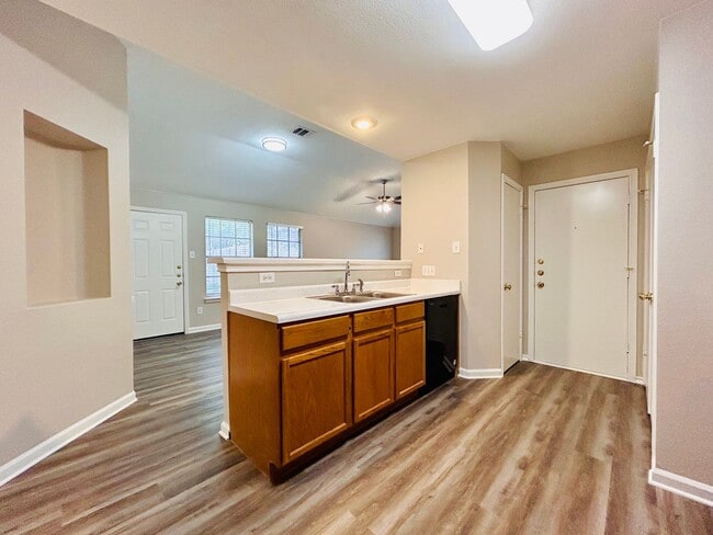 Building Photo - 8507 Apple Carrie Cove