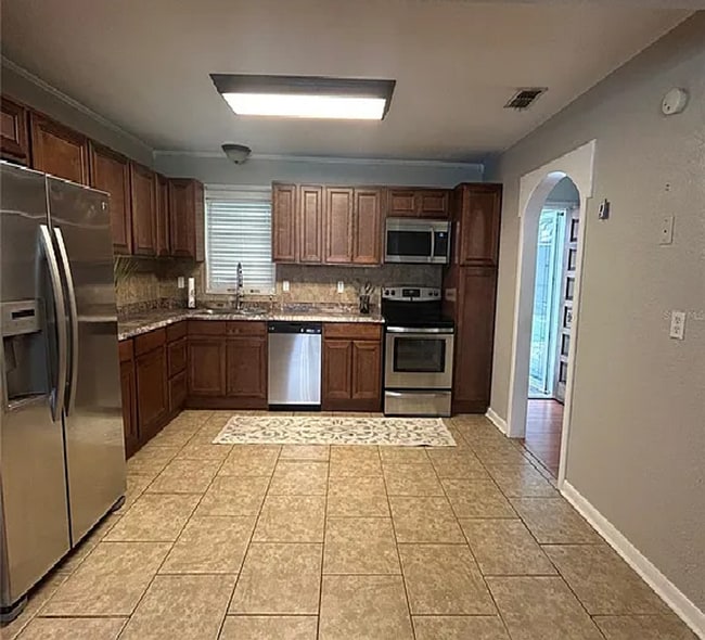 Building Photo - Bartow Rental Home!