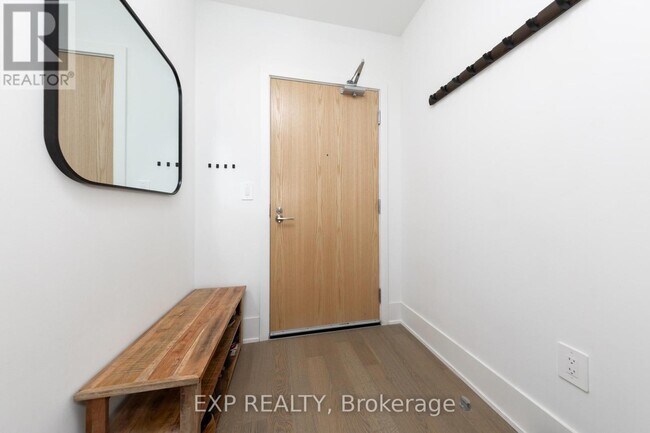 Photo du bâtiment - 495-495 Logan Ave