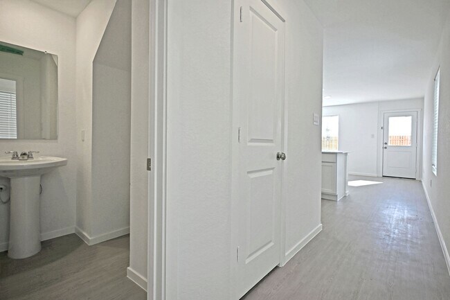 Building Photo - 11806 Bluebell Rdg