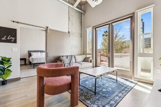 Building Photo - 400 N 2nd Ave