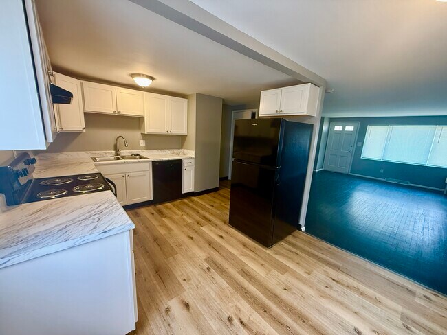 Foto del edificio - 4944 Fairway Ct