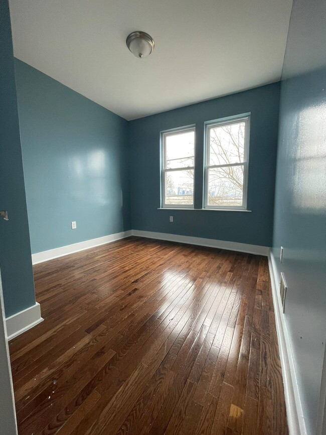 Building Photo - 156 Randolph Ave